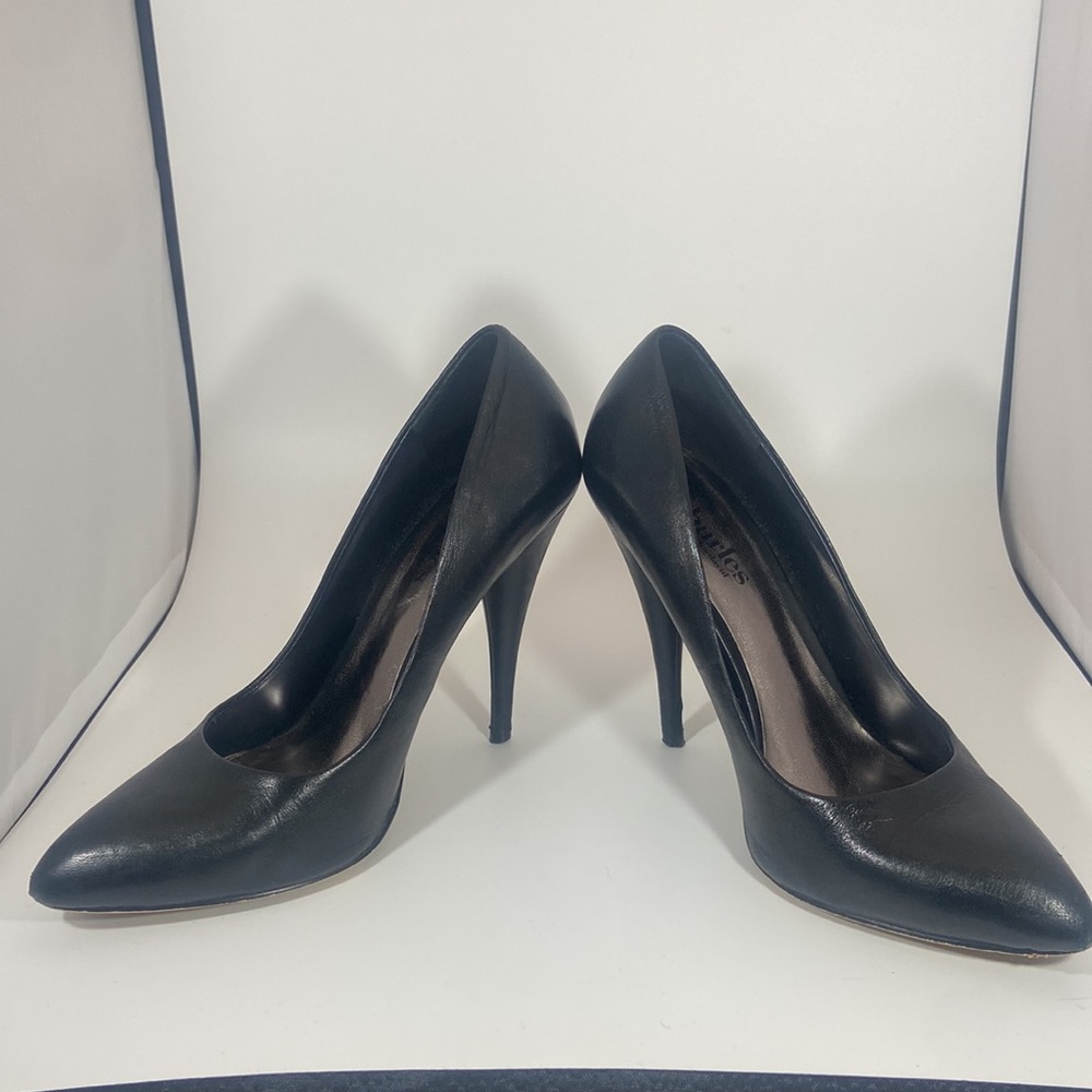 Charles by Charles David black leather pumps
